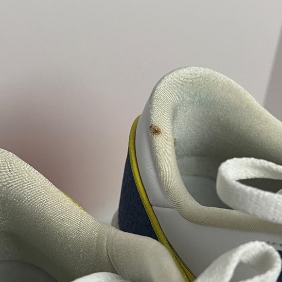 Nike Air Assault Men’s 11.5 White Zest Academy Blue 316421-171 w/ Original Box - Picture 5 of 9